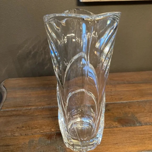Large Lead Crystal Vase - Picture 4 of 9